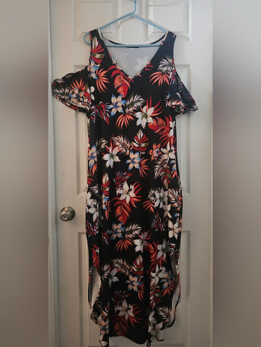 NWOT Huskary Cold Shoulder Maxi Dress